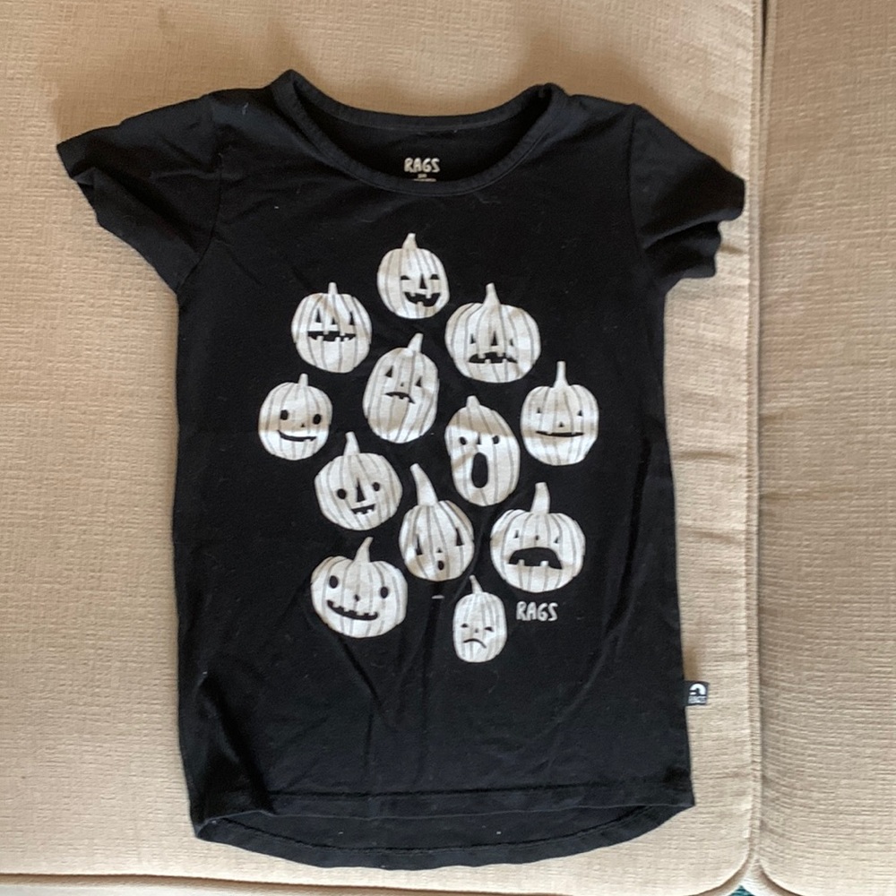 Rags jack-o’-lantern tee